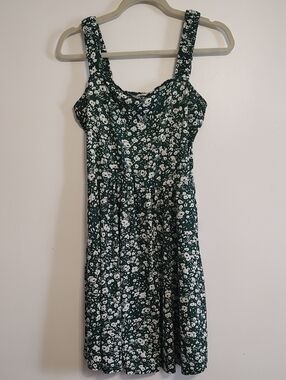 Huhot Green Floral Sundress with White Flower Print
